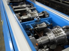 Rouleau de clôture en métal formant une machine
